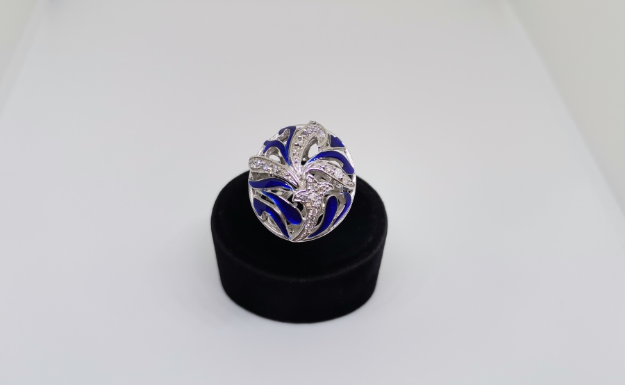 ZAMBAK ÇİÇEĞİ MODELİ MİNE İŞÇİLİKLİ PIRLANTA YÜZÜK