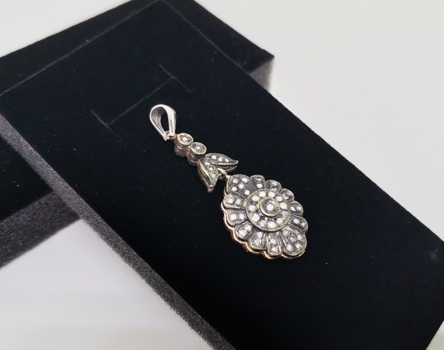 ELMAS TAŞLI HÜRREM MODELİ KOLYE UCU