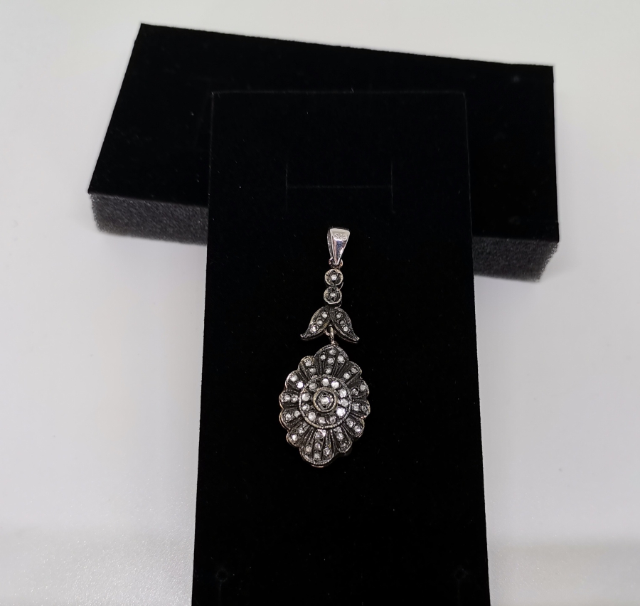 ELMAS TAŞLI HÜRREM MODELİ KOLYE UCU