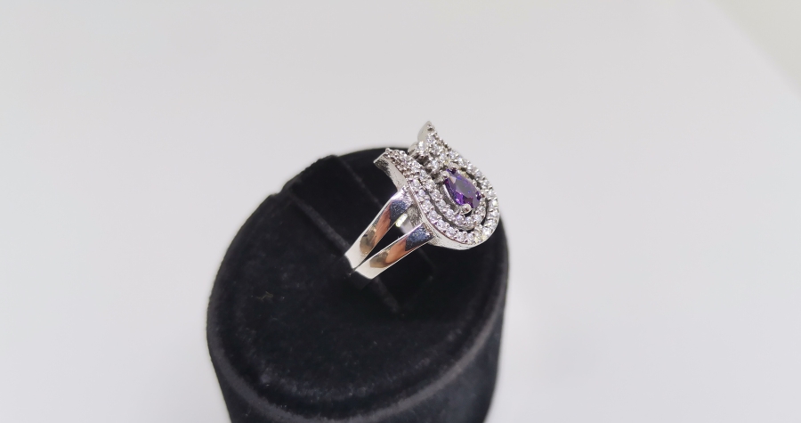 AMETİS VE PIRLANTA TAŞLI LALE MOTİFLİ HÜRREM MODEL YÜZÜK