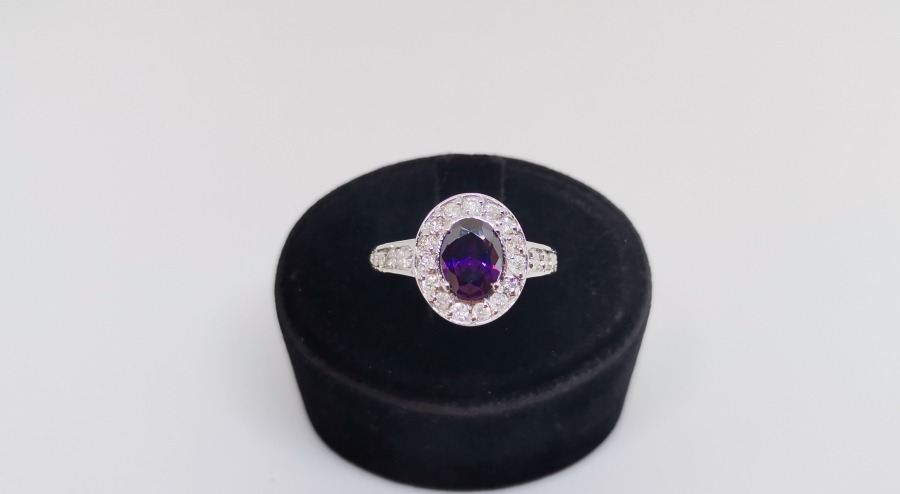 AMETİS VE PIRLANTA TAŞLI OVAL YÜZÜK