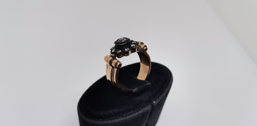 GÜL MODEL ELMAS YÜZÜK