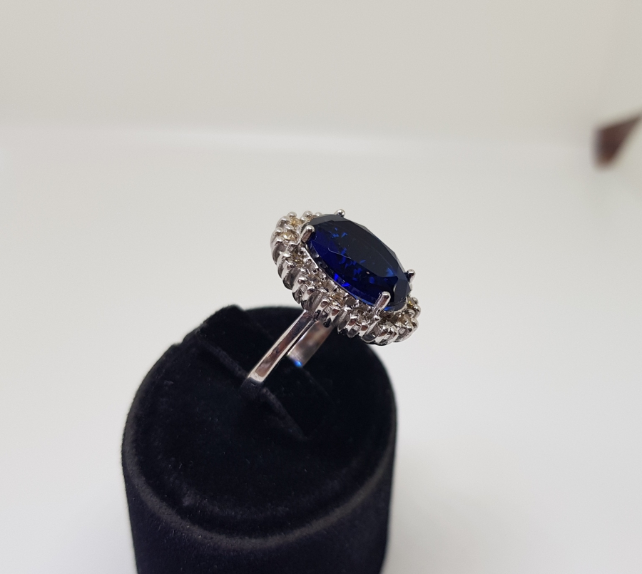 SAFİR VE PIRLANTA TAŞLI HÜRREM MODEL YÜZÜK