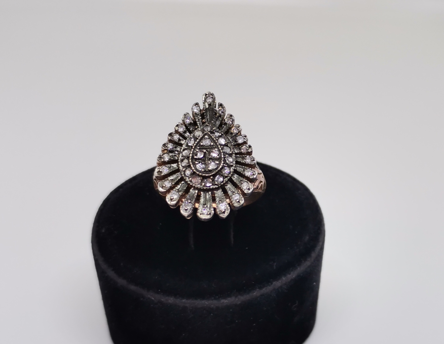 SIRALI DAMLA MODEL ELMAS TAŞLI YÜZÜK