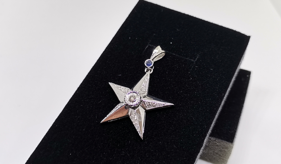 YILDIZ FORMUNDA YAPILMIŞ PIRLANTA TAŞLI KOLYE UCU