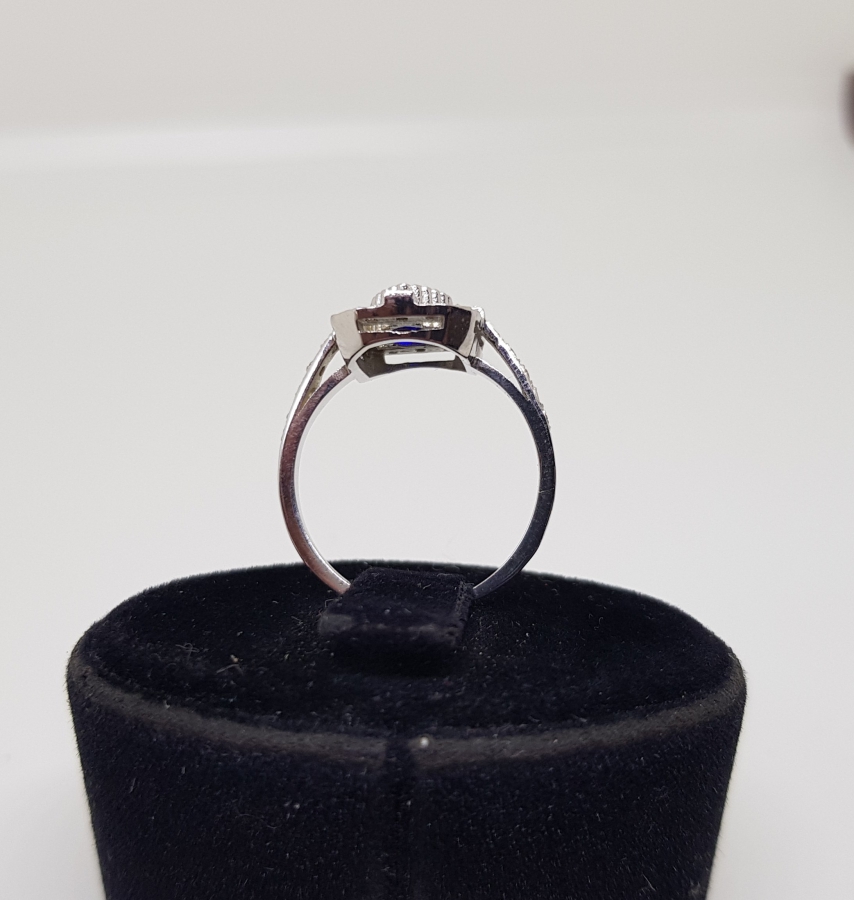 SAFİR VE PIRLANTA TAŞLI KALP MODELLİ YÜZÜK