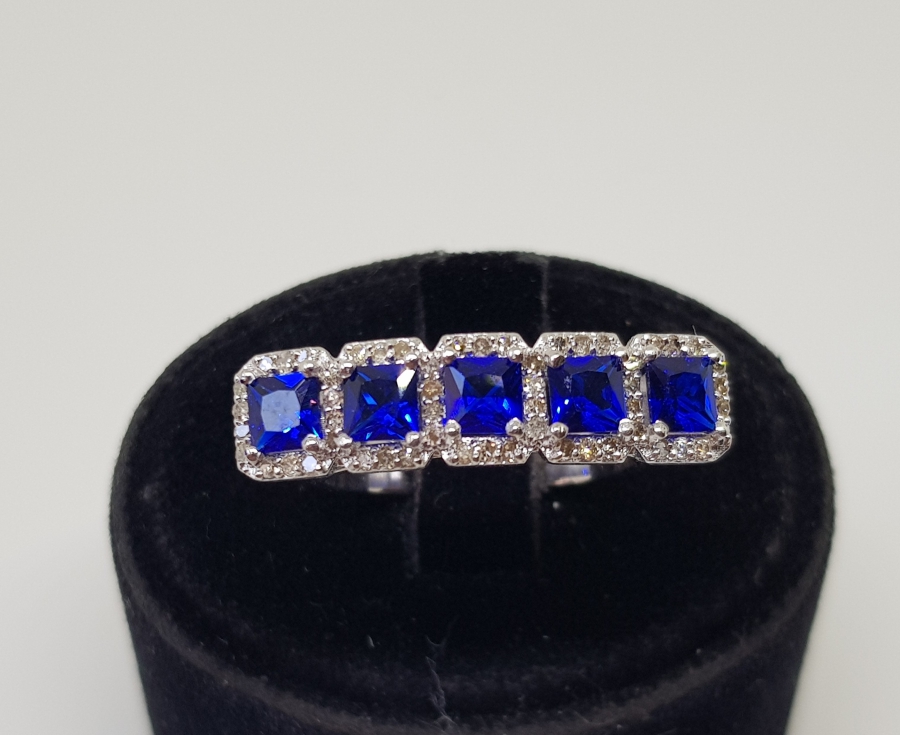 BEŞTAŞ SAFİR MODELİ PIRLANTA TAŞLI YÜZÜK