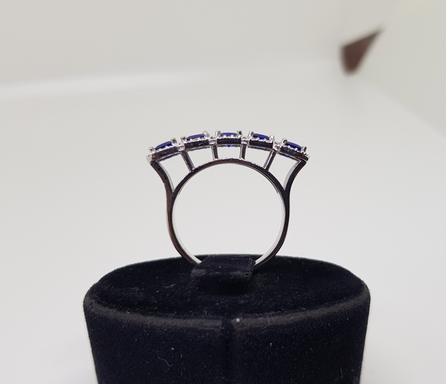 BEŞTAŞ SAFİR MODELİ PIRLANTA TAŞLI YÜZÜK