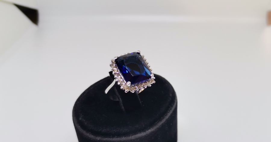 SAFİR VE PIRLANTA TAŞLI BÜYÜK BOY BAGET YÜZÜK