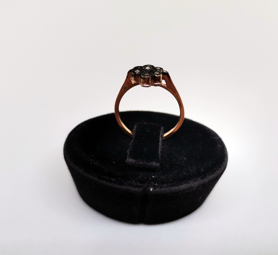 GONCA MODELİ ELMAS TAŞLI YÜZÜK