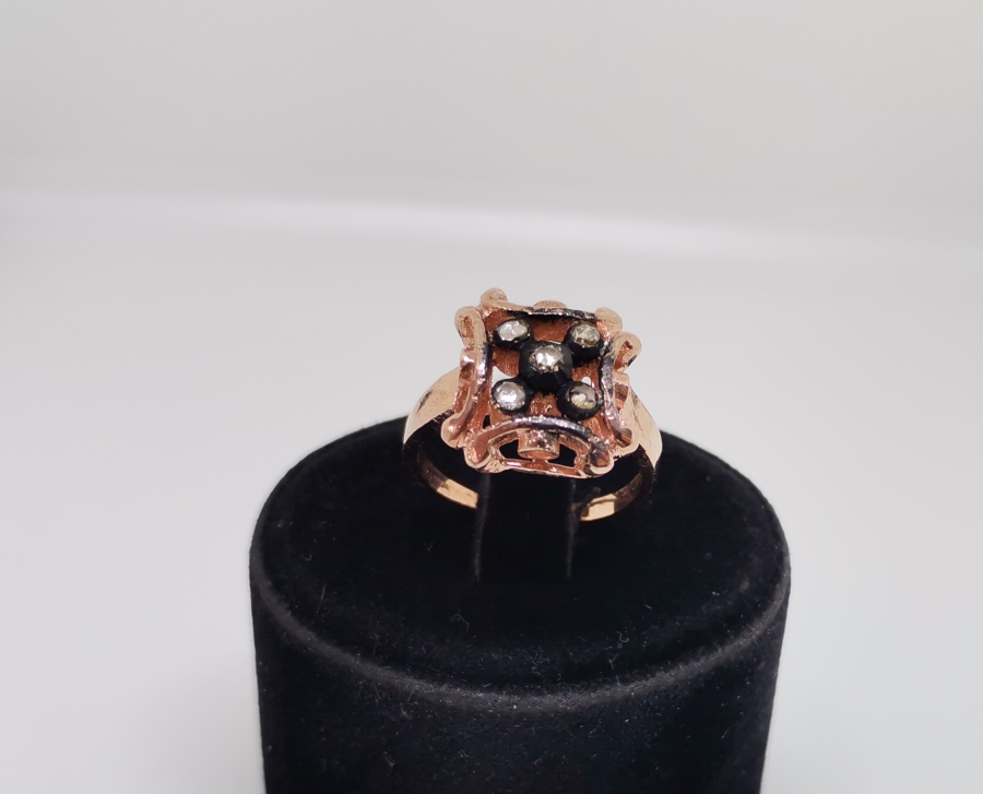 KARE MODEL ELMAS TAŞLI YÜZÜK