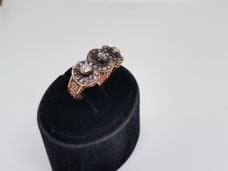 ÜÇTAŞ MODEL DİVANHANE ÇİVİSİ YÜZÜĞÜ