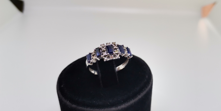 SAFİR VE PIRLANTA TAŞLI YARIM TAMTUR YÜZÜK