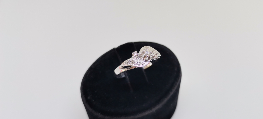 SALYANGOZ MODEL PIRLANTA TAŞLI YÜZÜK