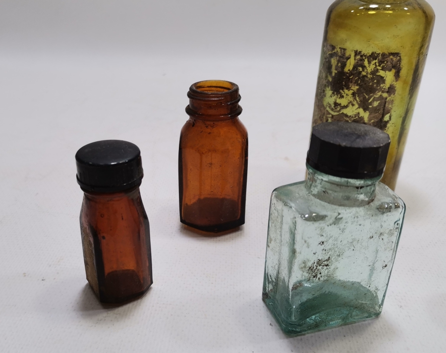 ECZACILIK TARİHİ - ANTİKA İLAÇ ŞİŞELERİ LOTU