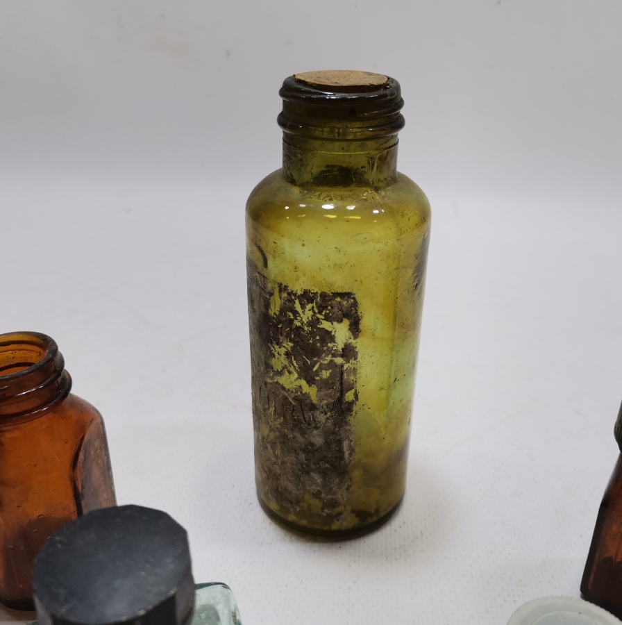 ECZACILIK TARİHİ - ANTİKA İLAÇ ŞİŞELERİ LOTU