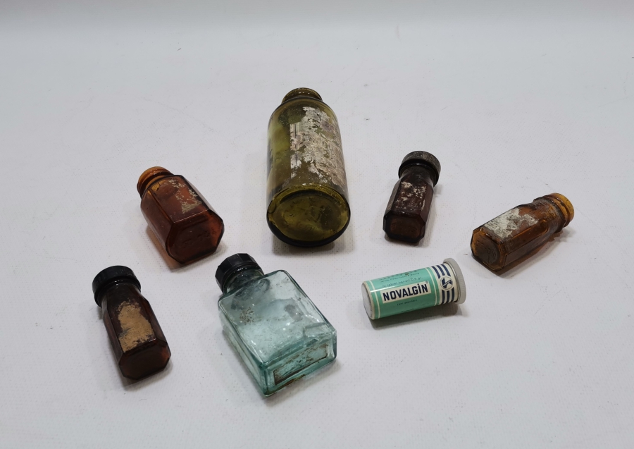 ECZACILIK TARİHİ - ANTİKA İLAÇ ŞİŞELERİ LOTU