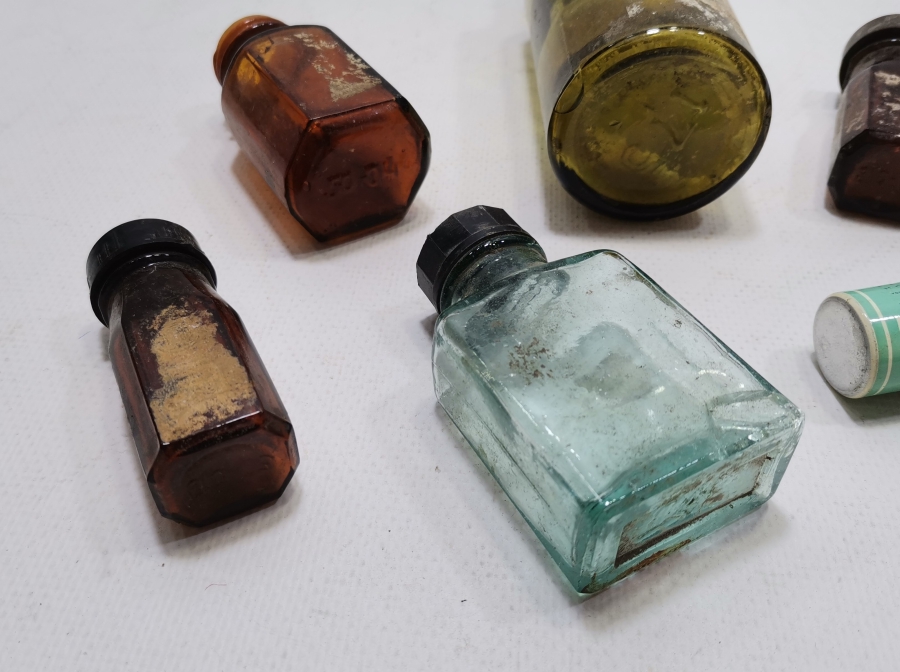 ECZACILIK TARİHİ - ANTİKA İLAÇ ŞİŞELERİ LOTU