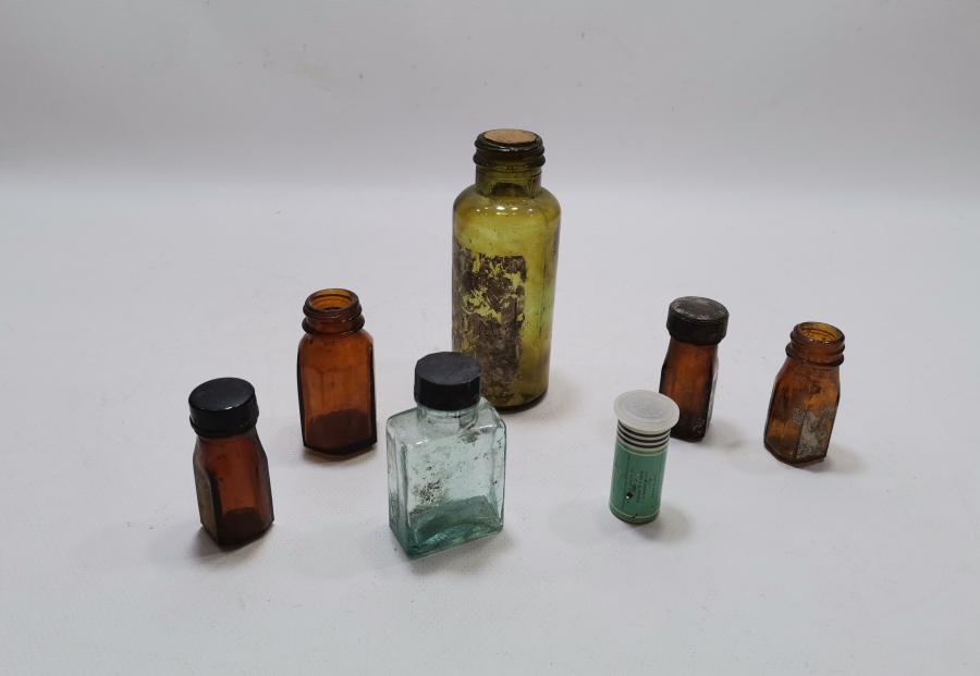 ECZACILIK TARİHİ - ANTİKA İLAÇ ŞİŞELERİ LOTU