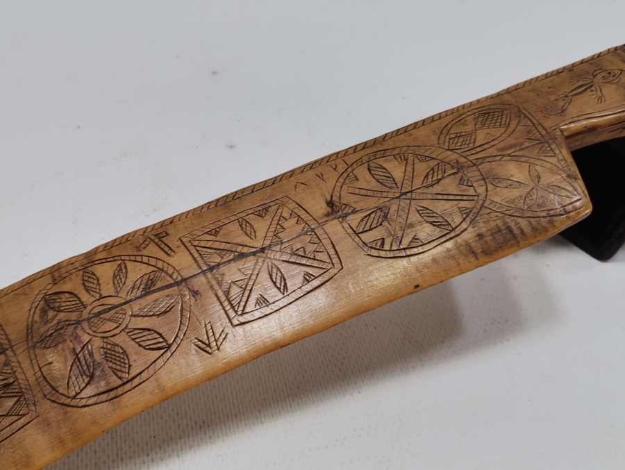 1809 TARİHLİ ÜZERİ MAYMUN FİGÜRLÜ EL OYMA İŞÇİLİKLİ OSMANLI DÖNEMİ ÇOK NADİR BURSA İŞİ İPEK KİRKİTİ