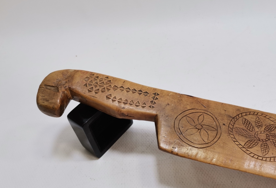 1809 TARİHLİ ÜZERİ MAYMUN FİGÜRLÜ EL OYMA İŞÇİLİKLİ OSMANLI DÖNEMİ ÇOK NADİR BURSA İŞİ İPEK KİRKİTİ