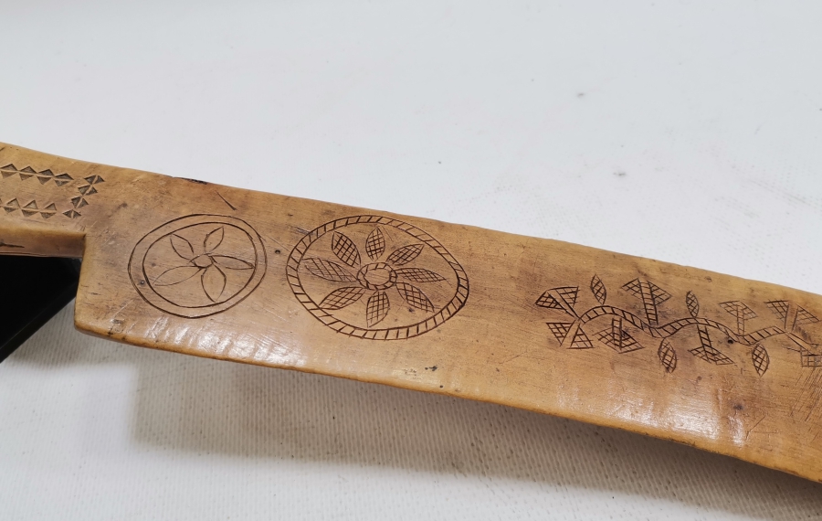 1809 TARİHLİ ÜZERİ MAYMUN FİGÜRLÜ EL OYMA İŞÇİLİKLİ OSMANLI DÖNEMİ ÇOK NADİR BURSA İŞİ İPEK KİRKİTİ