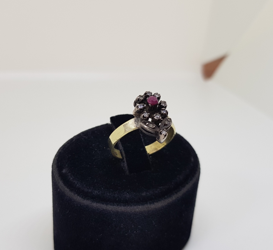 YAKUT VE PIRLANTA TAŞLARLA SÜSLÜ ÖZEL YAPIM ALTIN YÜZÜK