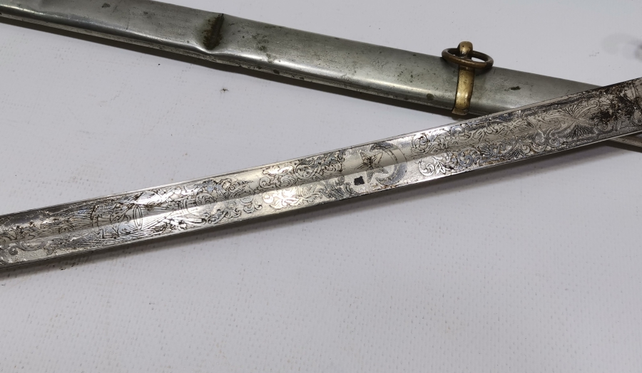 OSMANLI DÖNEMİ SÜVARİ ALAYI AMBLEMLİ SOLİNGEN YAPIMI GRAVÜRLÜ SÜVARİ SUBAYI KILICI