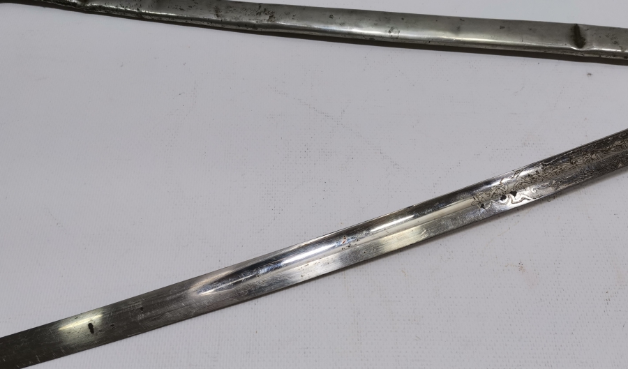 OSMANLI DÖNEMİ SÜVARİ ALAYI AMBLEMLİ SOLİNGEN YAPIMI GRAVÜRLÜ SÜVARİ SUBAYI KILICI