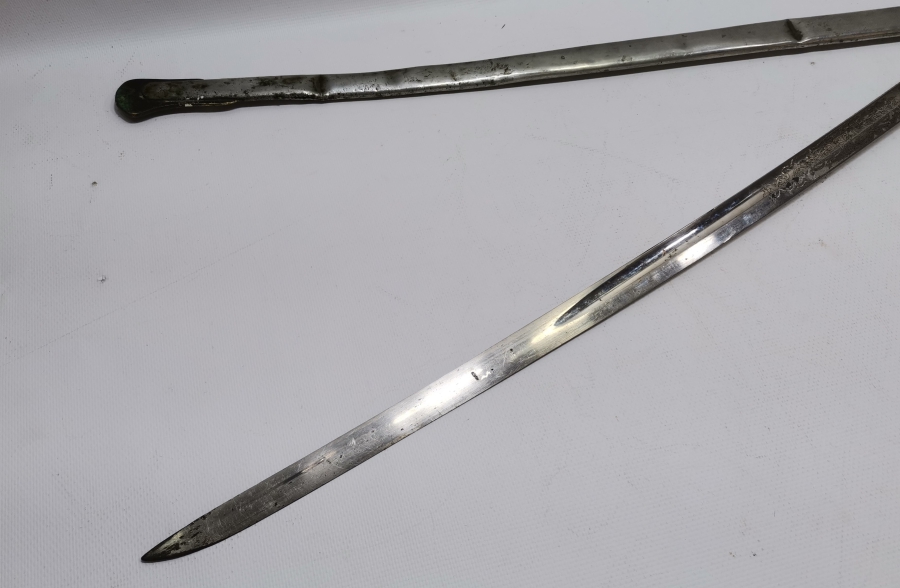 OSMANLI DÖNEMİ SÜVARİ ALAYI AMBLEMLİ SOLİNGEN YAPIMI GRAVÜRLÜ SÜVARİ SUBAYI KILICI