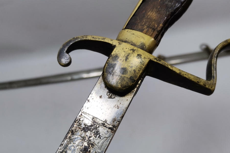 OSMANLI DÖNEMİ SÜVARİ ALAYI AMBLEMLİ SOLİNGEN YAPIMI GRAVÜRLÜ SÜVARİ SUBAYI KILICI