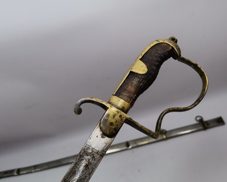 OSMANLI DÖNEMİ SÜVARİ ALAYI AMBLEMLİ SOLİNGEN YAPIMI GRAVÜRLÜ SÜVARİ SUBAYI KILICI