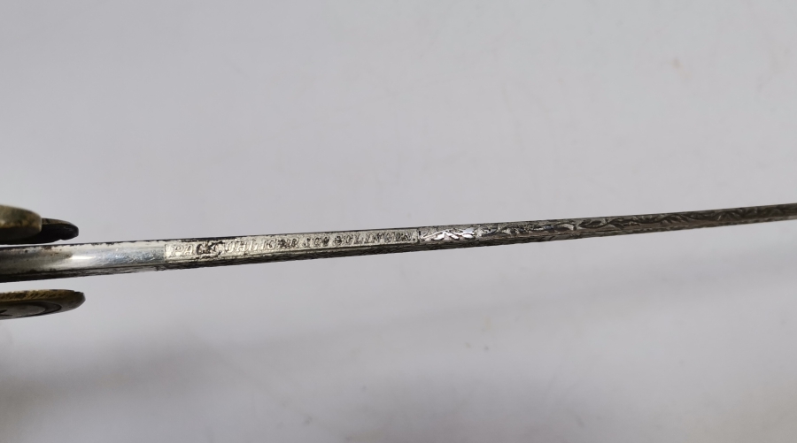 OSMANLI DÖNEMİ SÜVARİ ALAYI AMBLEMLİ SOLİNGEN YAPIMI GRAVÜRLÜ SÜVARİ SUBAYI KILICI