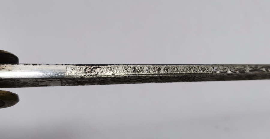 OSMANLI DÖNEMİ SÜVARİ ALAYI AMBLEMLİ SOLİNGEN YAPIMI GRAVÜRLÜ SÜVARİ SUBAYI KILICI