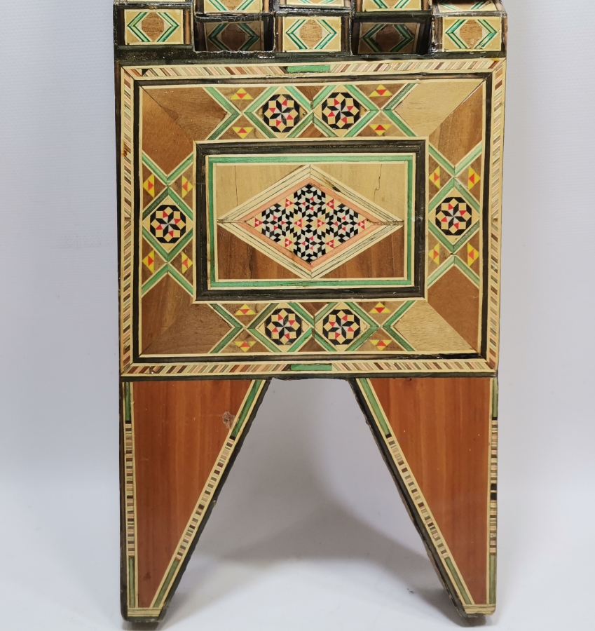 MARKUTERİ İŞÇİLİKLİ BÜYÜK BOY ANTİKA RAHLE