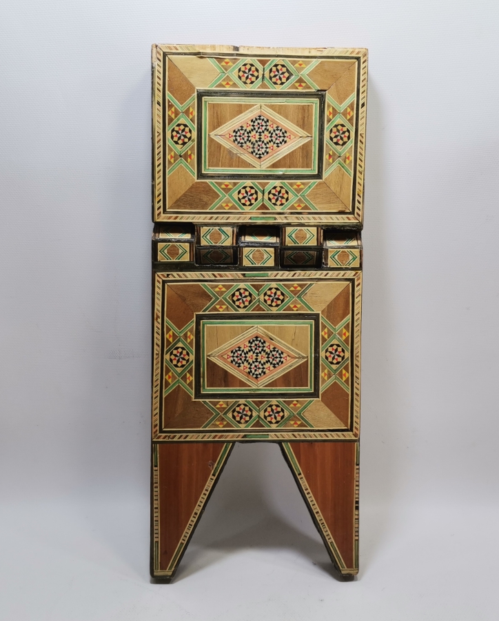 MARKUTERİ İŞÇİLİKLİ BÜYÜK BOY ANTİKA RAHLE