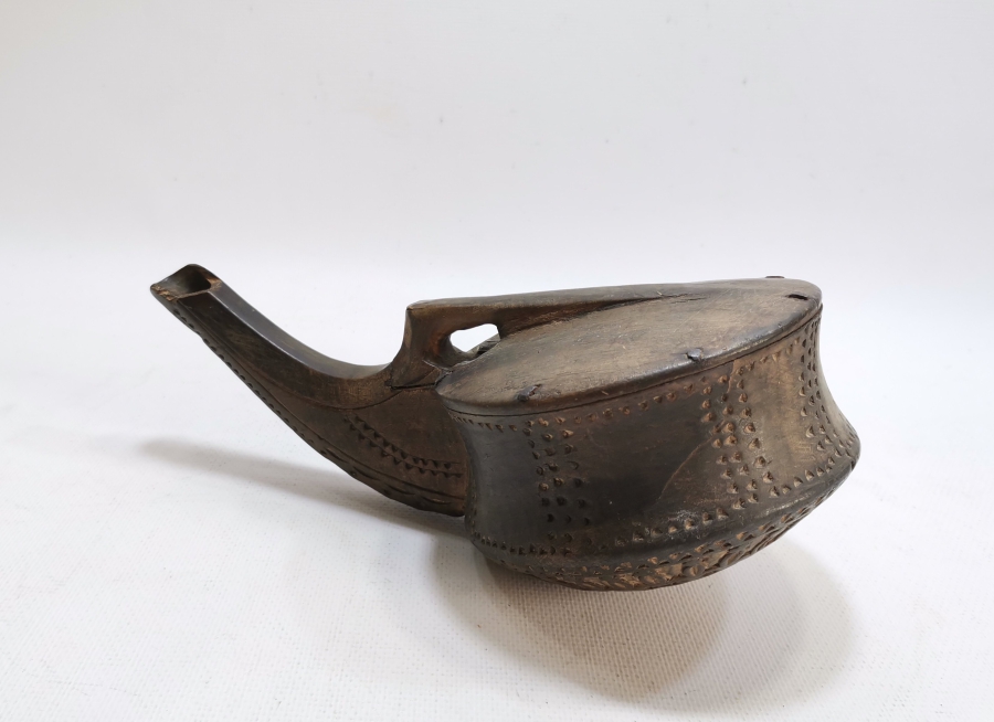 1800 BAŞLARI OSMANLI DÖNEMİ EL OYMA İŞÇİLİKLİ BÜYÜK BOY KALE TÜFEĞİ BARUTLUĞU