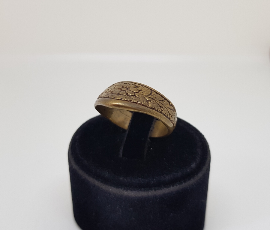 ÜZERİ İŞLEMELİ ANTİKA ZİHGİR