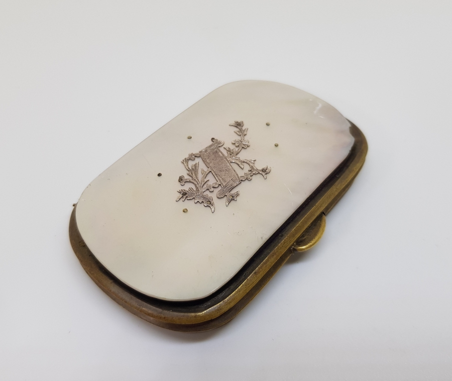 OSMANLI DÖNEMİ SEDEF İŞÇİLİKLİ VE GÜMÜŞ APLİKLİ BOZUK PARA CÜZDANI