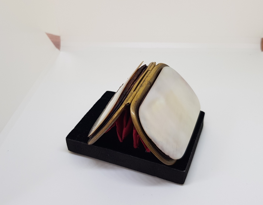 OSMANLI DÖNEMİ SEDEF İŞÇİLİKLİ VE GÜMÜŞ APLİKLİ BOZUK PARA CÜZDANI