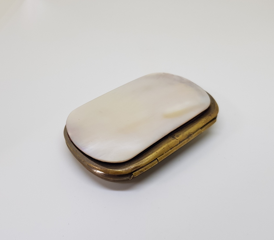 OSMANLI DÖNEMİ SEDEF İŞÇİLİKLİ VE GÜMÜŞ APLİKLİ BOZUK PARA CÜZDANI