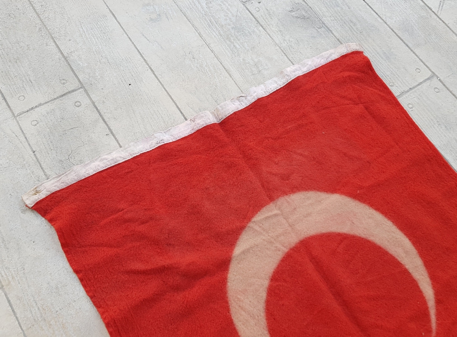 BÜYÜK BOY ANTİKA YÜN BAYRAK