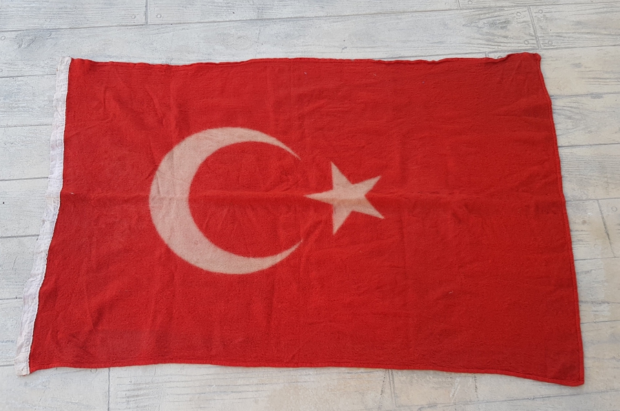 BÜYÜK BOY ANTİKA YÜN BAYRAK