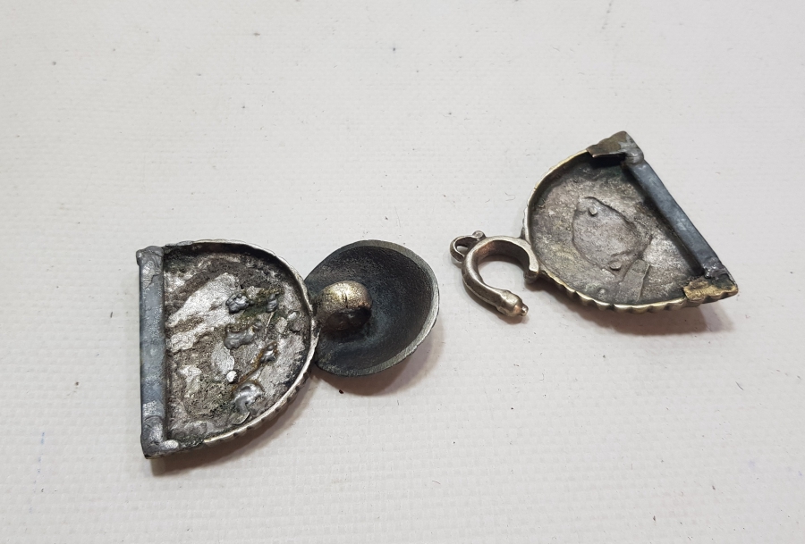 1800 BAŞLARI RUMİ MOTİFLERLE SÜSLÜ OSMANLI DÖNEMİ KEMER TOKASI