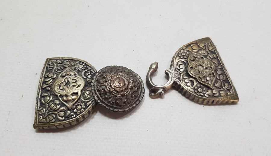 1800 BAŞLARI RUMİ MOTİFLERLE SÜSLÜ OSMANLI DÖNEMİ KEMER TOKASI