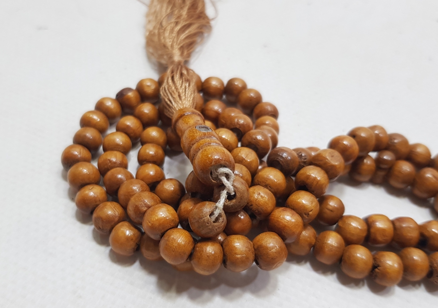 İÇİNDE KABE-İ ŞERİF GÖRSELİ BULUNAN MİKRO FOTOĞRAFLI OSMANLI DÖNEMİ AHŞAP NAMAZ TESPİHİ