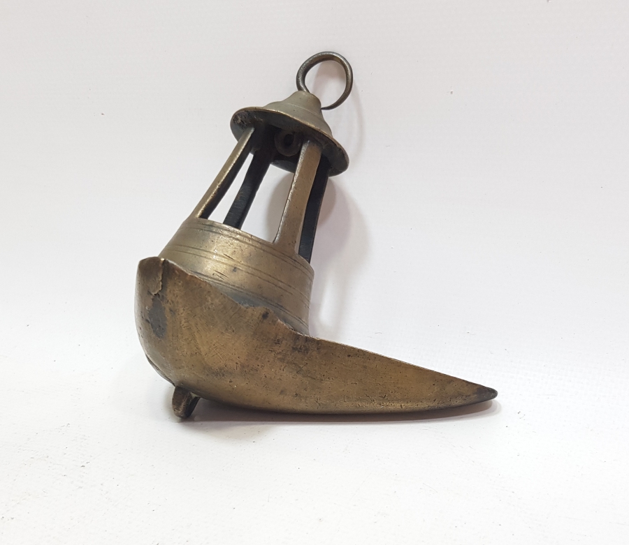 OSMANLI DÖNEMİ NADİR FORMDA DENİZCİ KANDİLİ