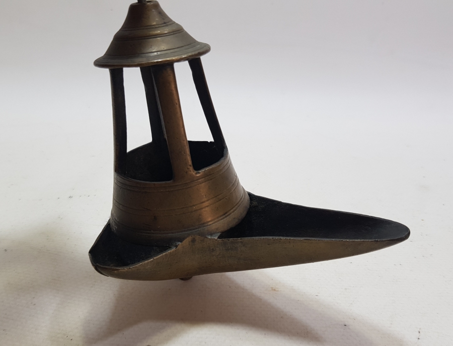 OSMANLI DÖNEMİ NADİR FORMDA DENİZCİ KANDİLİ