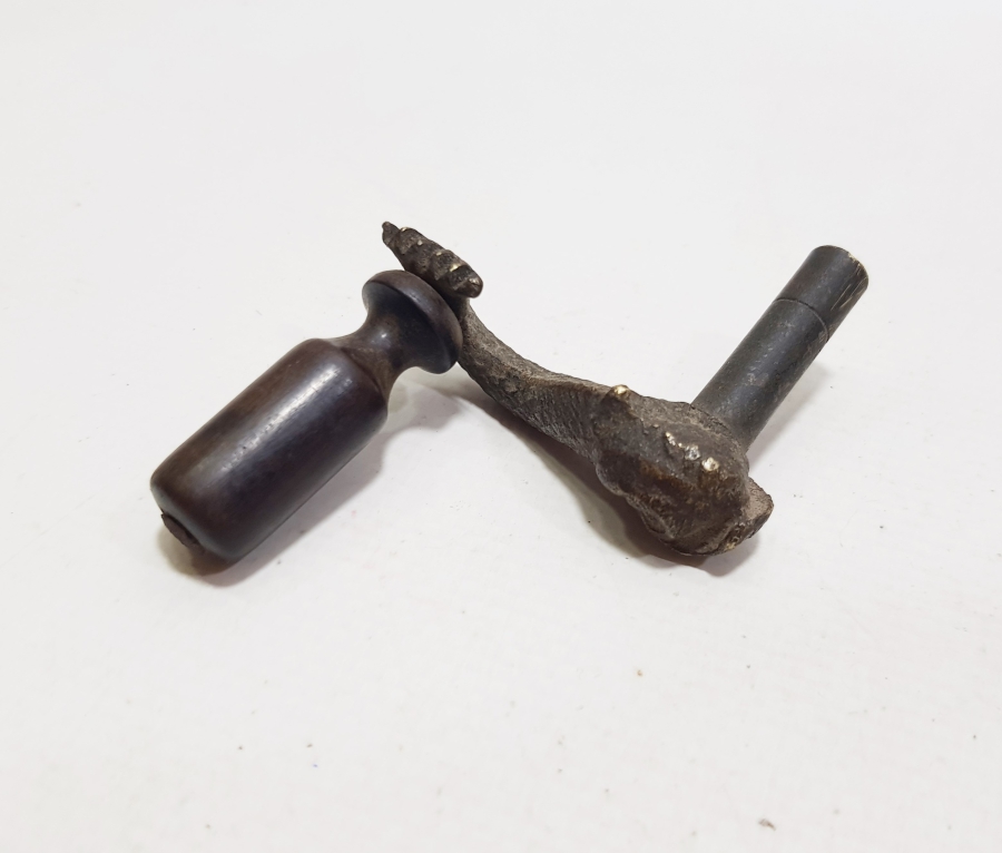 BALIK FORMUNDA YAPILMIŞ OSMANLI DÖNEMİ GRAMAFON KURMA KOLU