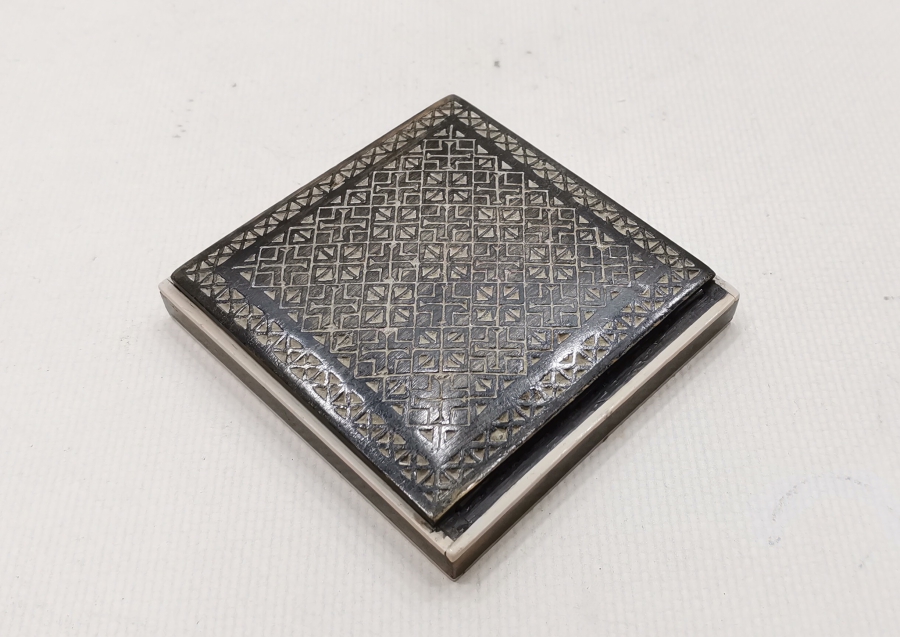 ÜZERİ İŞLEMELİ OSMANLI DÖNEMİ ÇOK NADİR AHŞAP SİGARA KAĞIDI TABAKASI